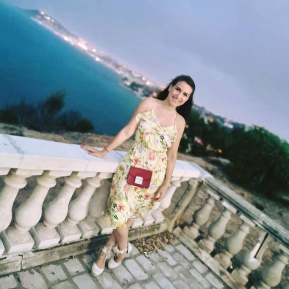 Meet your Posher, Elona - Picture 1 of 1